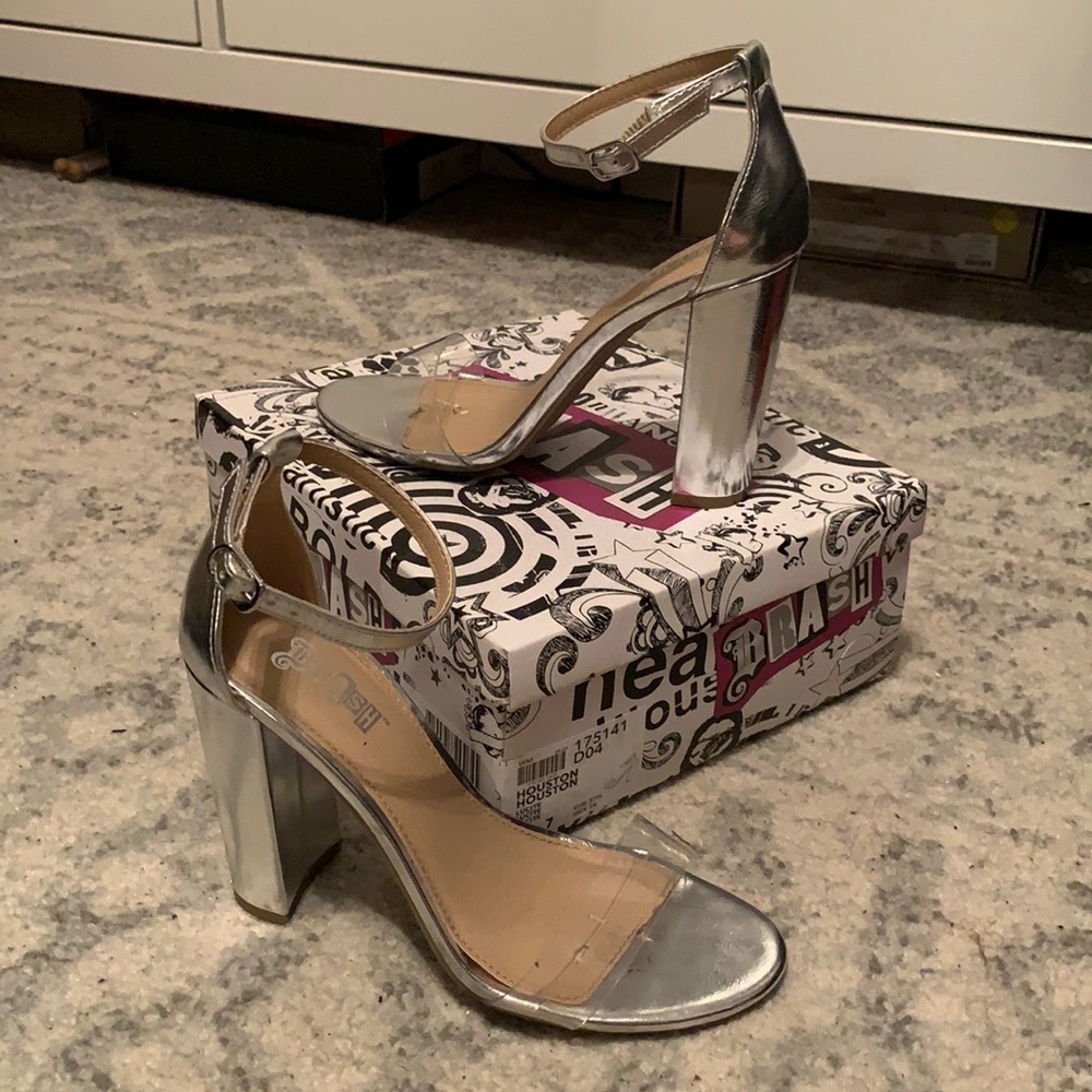 Brash chrome/silver heel